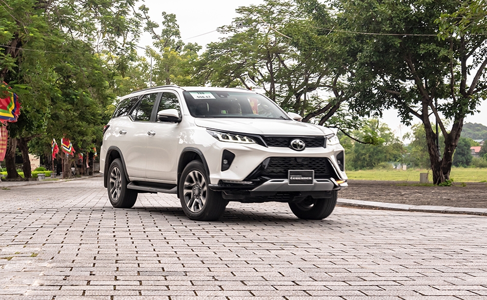 Tăng trang bị, giảm giá bán, Toyota Fortuner 2024 “món hời” cho khách hàng Việt